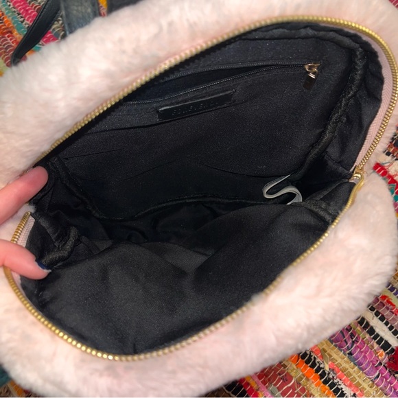 Pink fluffy mini backpack - Picture 5 of 8
